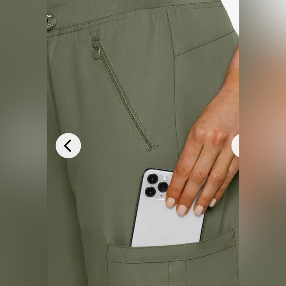 NWT Med Couture Insight Women's 4-Pocket Zipper Cargo Pocket Scrub Pants - Picture 3 of 11